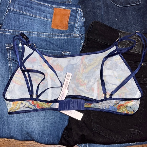 One Victoria’s Secret Sheer Bra.  No Padding. NWT - Picture 2 of 3
